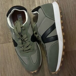 Women's MIA Green and Black Sneakers size 8.5